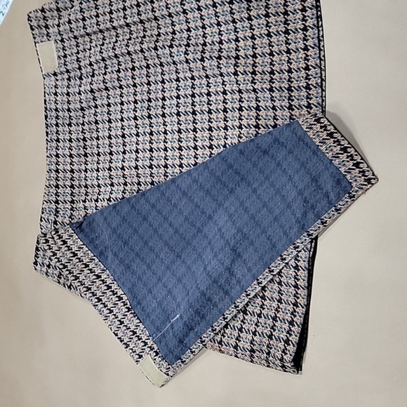The Limited Size 2 Houndstooth Plaid Wrap Mini Skirt, Excellent Used Condition - Picture 6 of 10